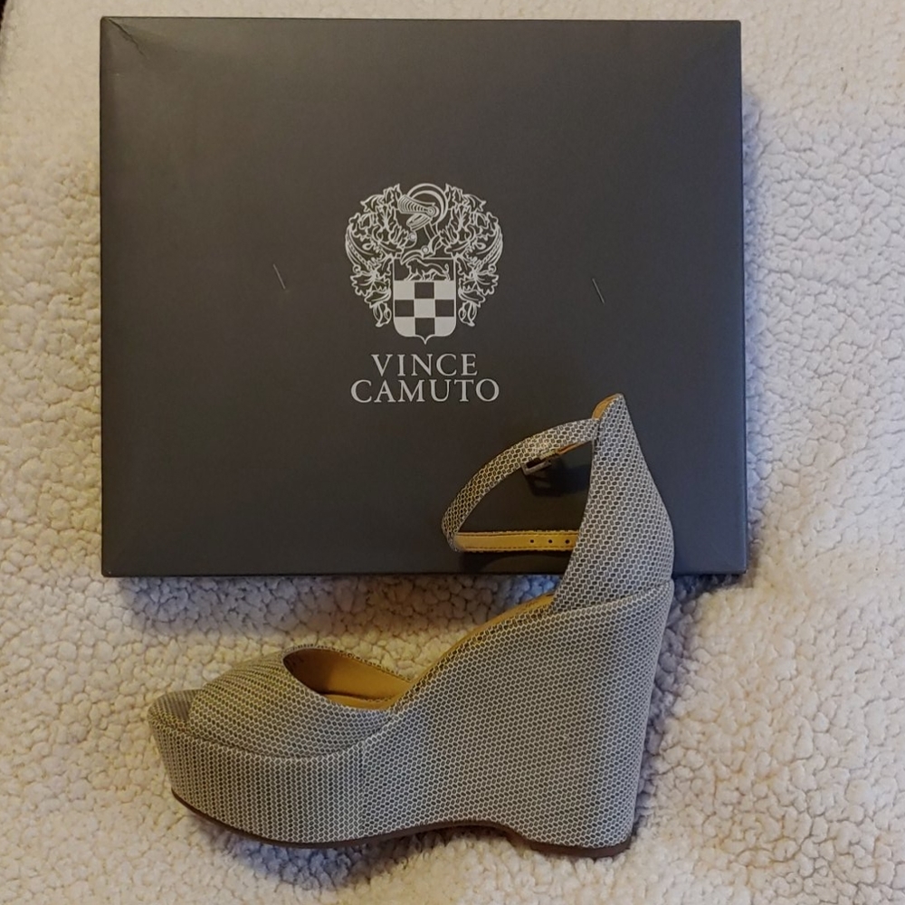 Vince Camaro wedges